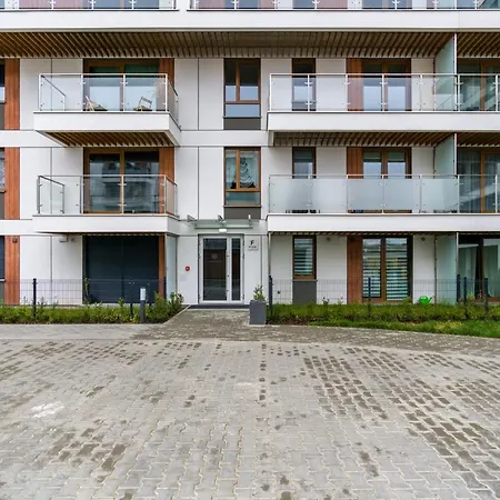 Premium Airport By Renters Apartment Poznan