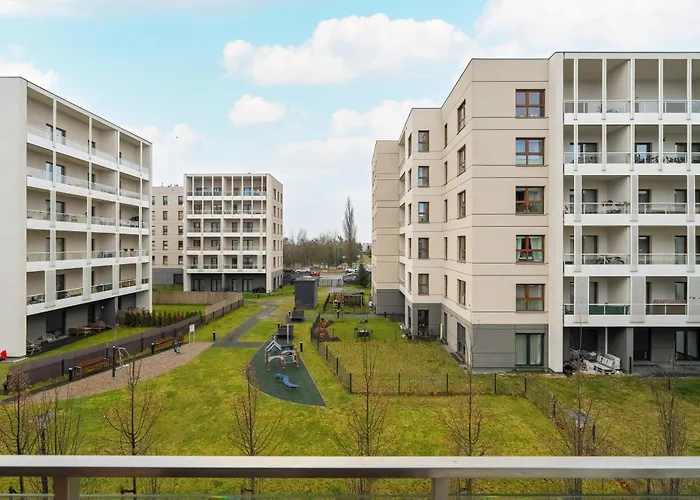 Premium Airport By Renters شقة بوزنان