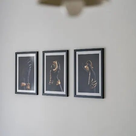 Premium Airport By Renters דירה *